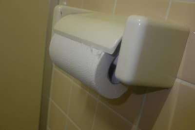 トイレのつまりの原因になるトイレットペーパー